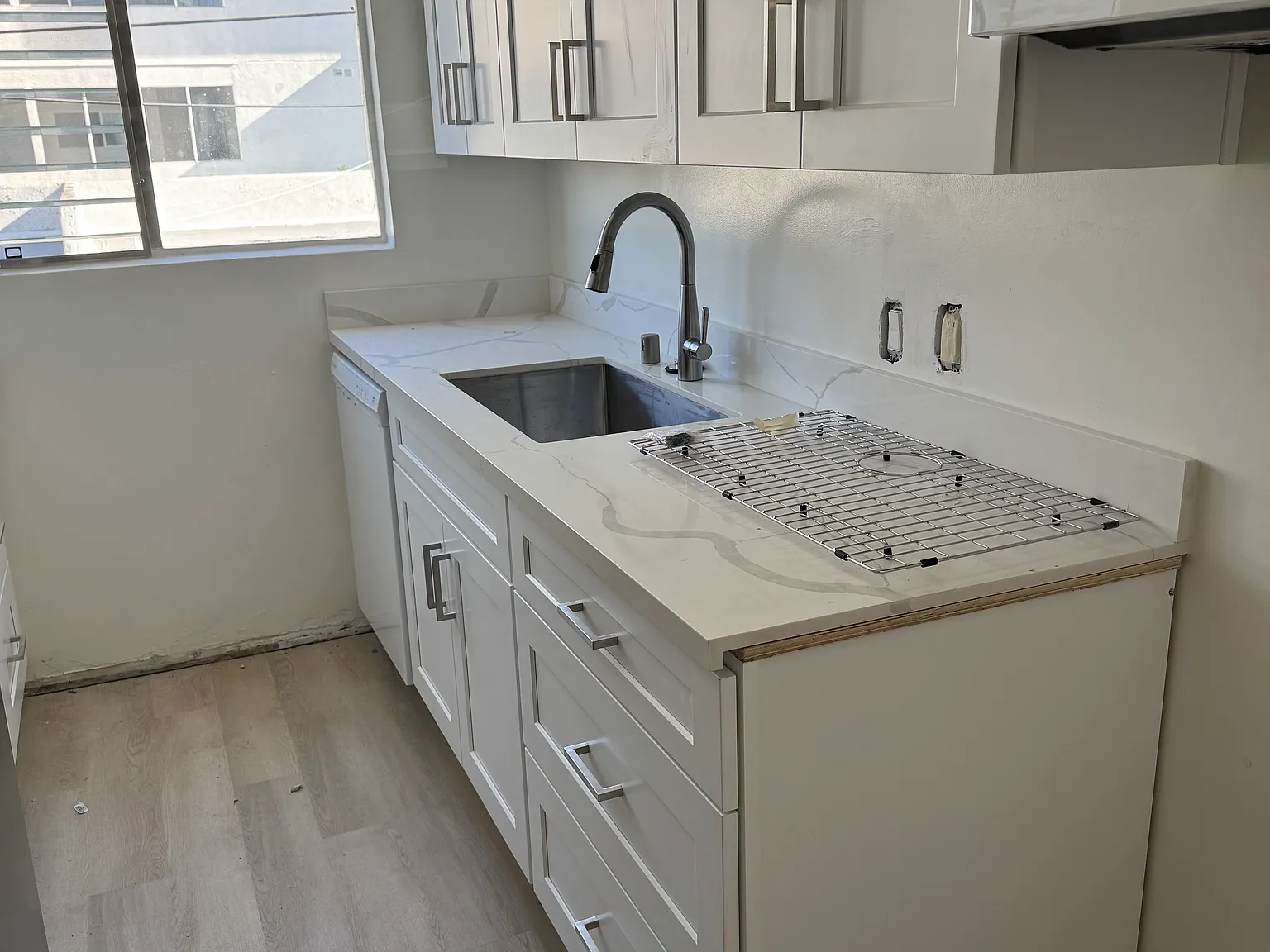 2 bed, 900 sqft, $2,450 — Photo 2