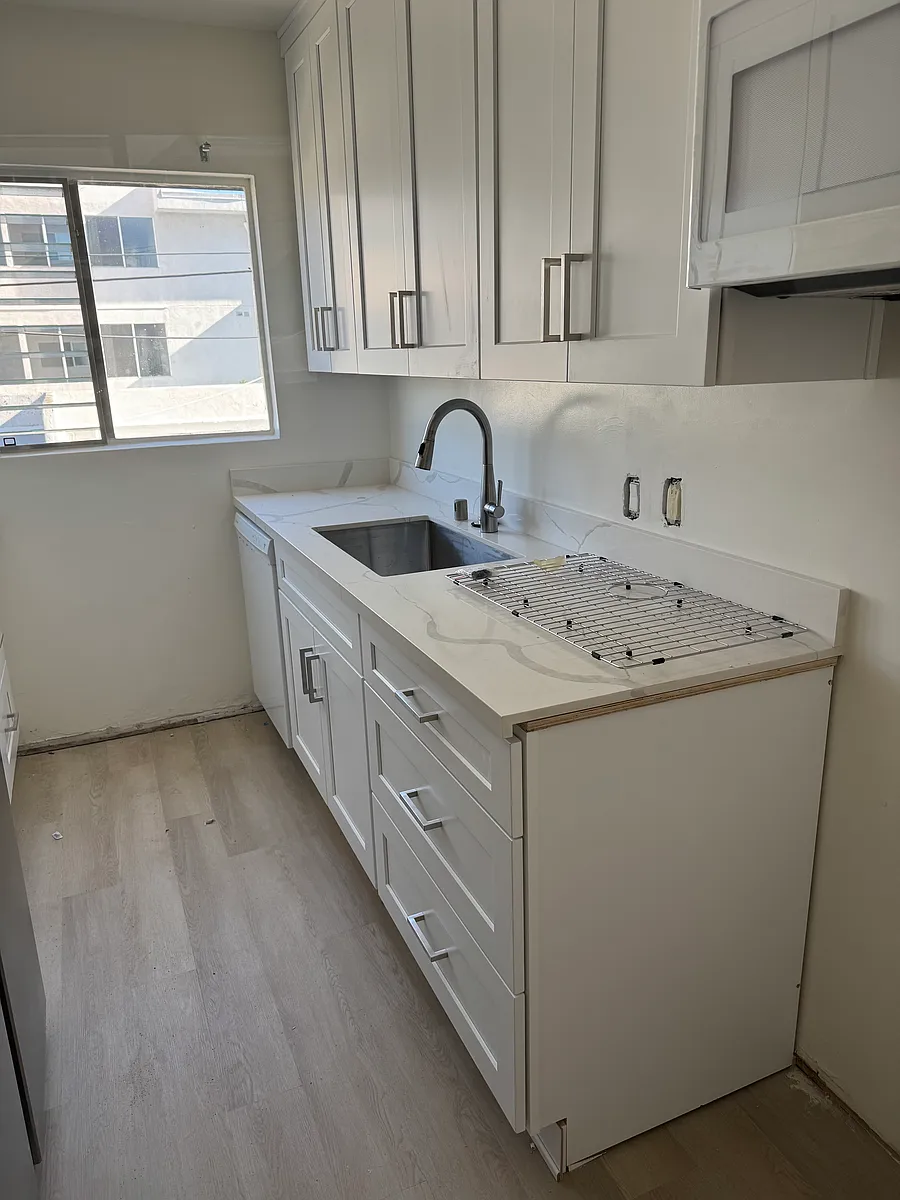 Building Photo - 4450 Murietta Ave #17