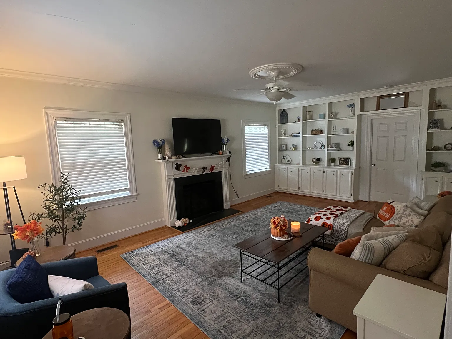 5 bed, 2700 sqft, $4,500 — Photo 4
