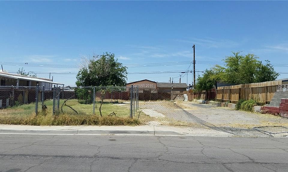 2nd image of 6068 Yellowstone Ave