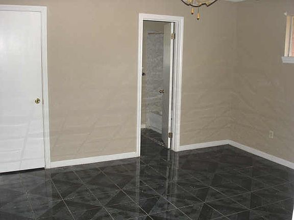 5th image of 408 Pamela Dr