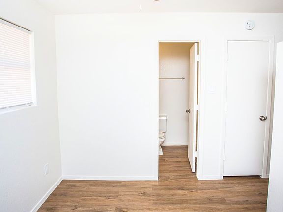 5th image of 500 W 4th St #80284dcf2