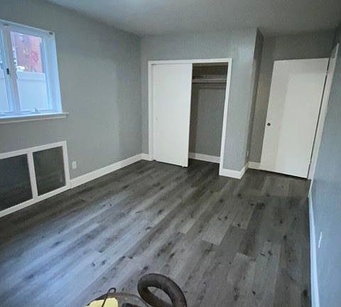 4th image of 2721 Tenbroeck Ave