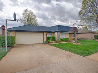 2908 Shadybrook Dr, Midwest City, OK 73110