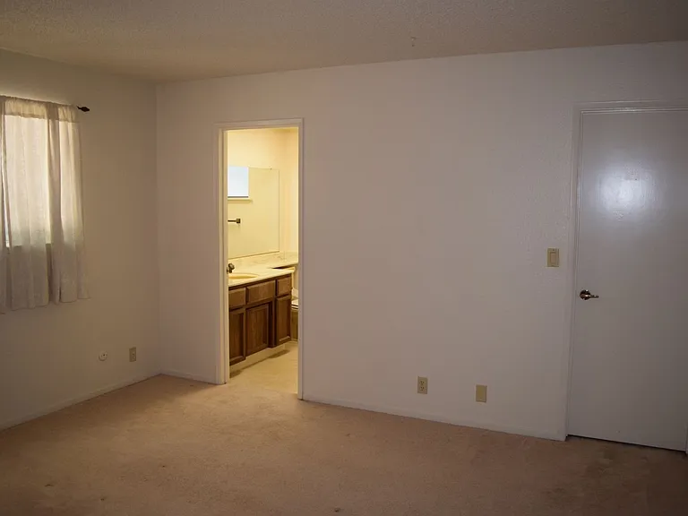 6051 Roloff Way — Photo 13