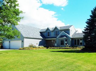 W375S10897 Prairie Ln, Eagle, WI 53119