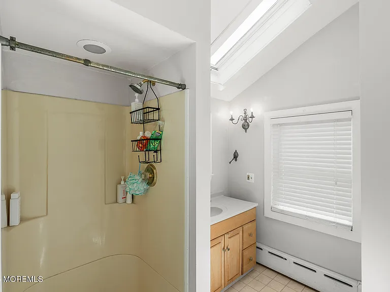 496 W Park Ave — Photo 17
