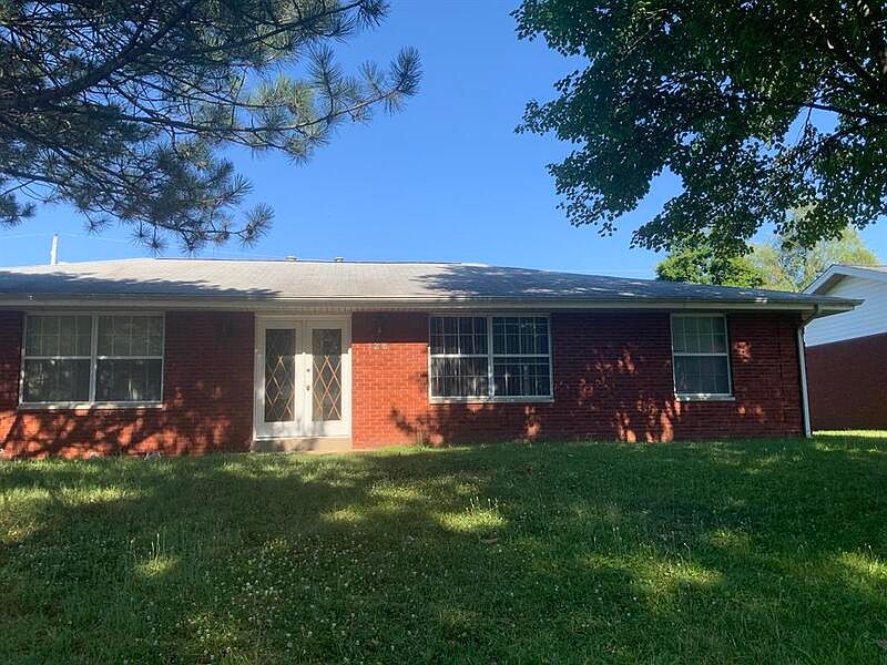 1st image of 126 Stacy Dr