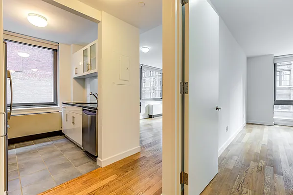 Rented by Tower 31 Leasing Office | media 11