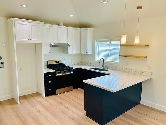 4th image of 148 S Greenwood Ave #150