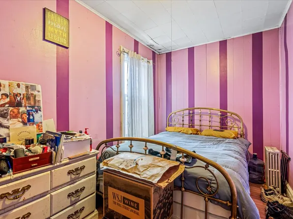 938 Troy Avenue image 17 of 24