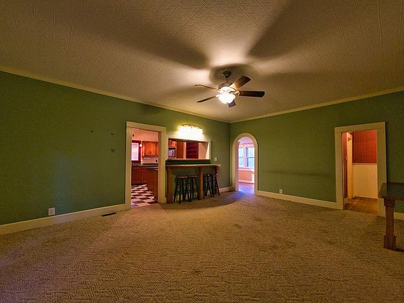 4th image of 104 S Olive St