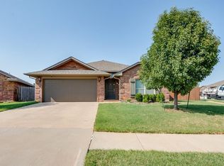 11801 SW 9th St, Yukon, OK 73099