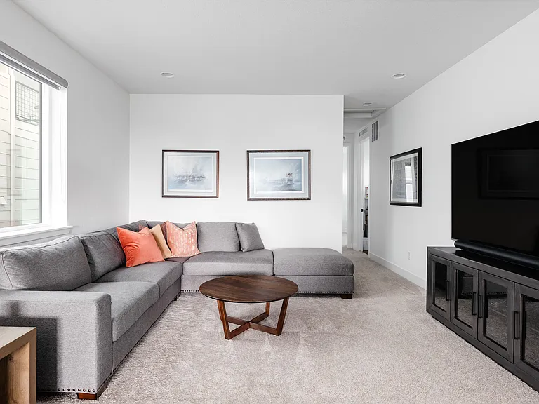 6010 N Perth St — Photo 15