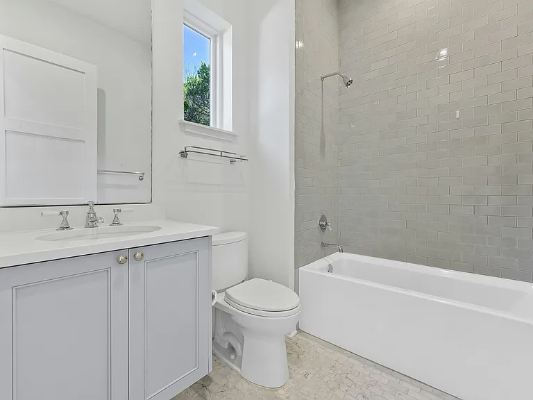 2518 Sutherland St — Photo 16