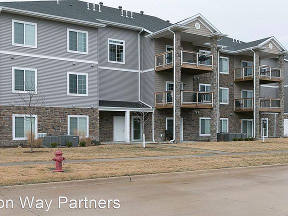 2nd image of 1620 Lincoln Dr Unit 201