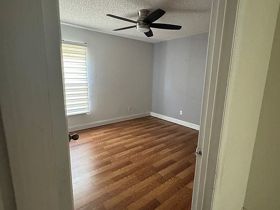 2nd image of 913 Battery Pointe Dr
