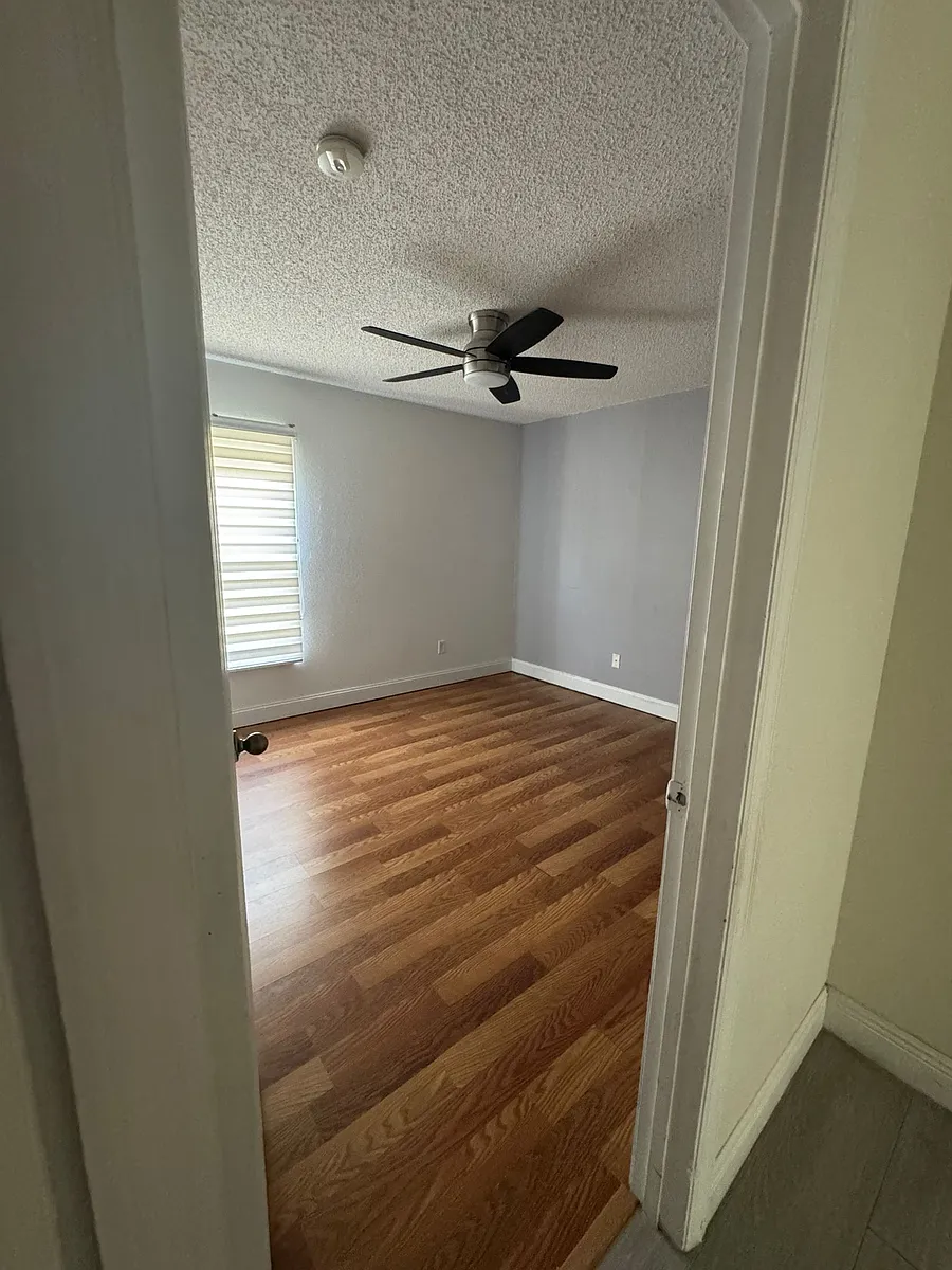 Building Photo - 913 Battery Pointe Dr