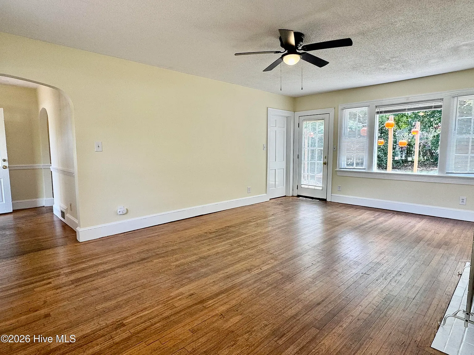 3 bed, 1.5 bath, $1,575 — Photo 3