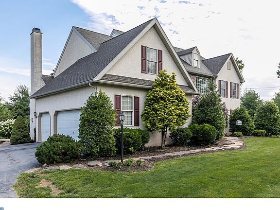 3rd image of 1100 Winchester Ct