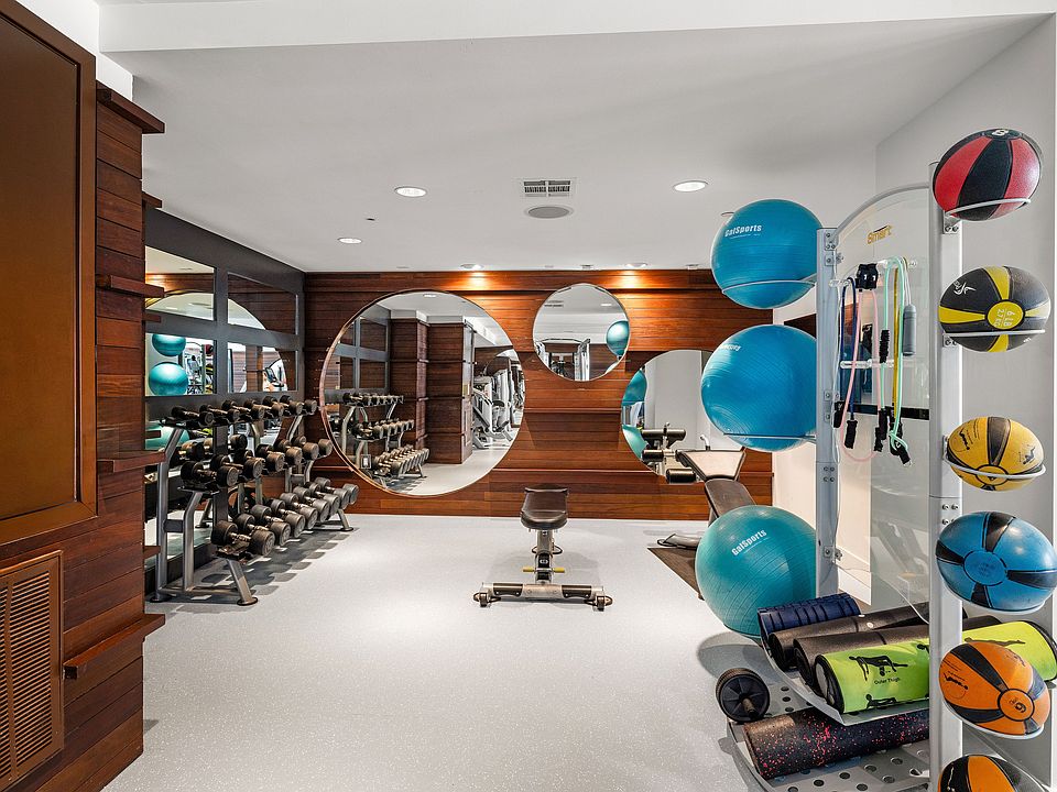 Community Fitness Center | Elan Huntington Beach | Luxury Apartments Huntington Beach CA