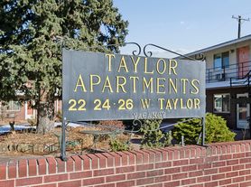 Taylor St Apartment