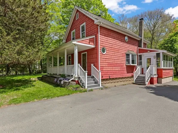 12 Elm St, Foxboro, MA 02035