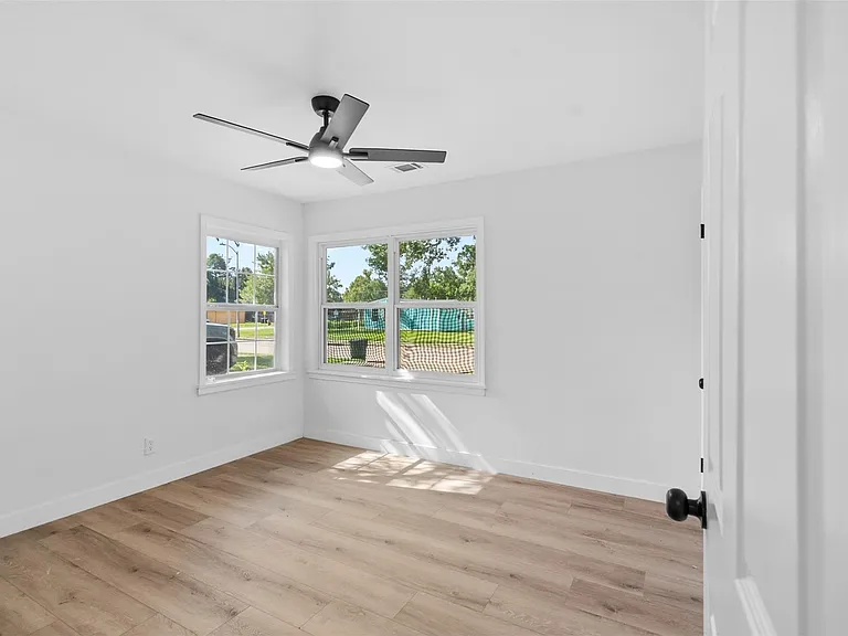 5023 Cosby St — Photo 12