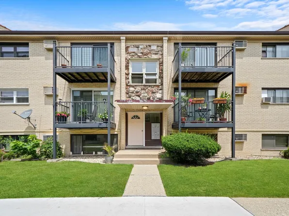 5113 N East River Rd Unit 1J, Chicago, IL 60656