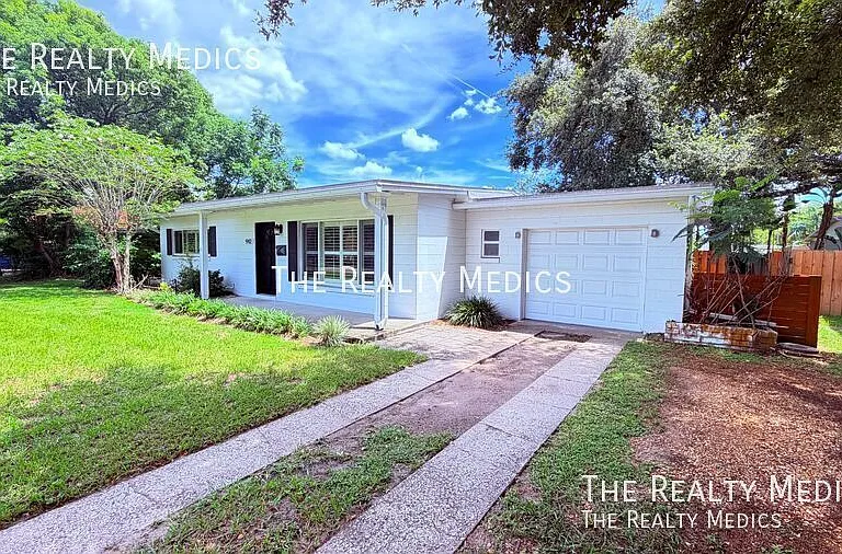 942 Sherrington Rd — Photo 2
