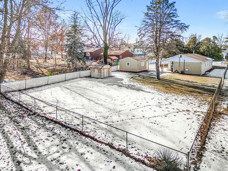 1508 Wilson St — Photo 6