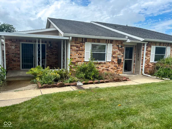 2770 Two Worlds Dr, Columbus, IN 47201