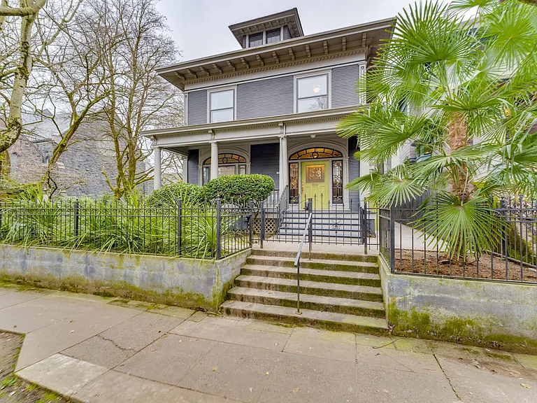 1956 NW Everett St — Photo 37