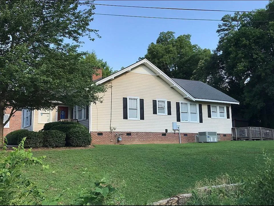 3 bed, 1850 sqft, $4,500 — Photo 3