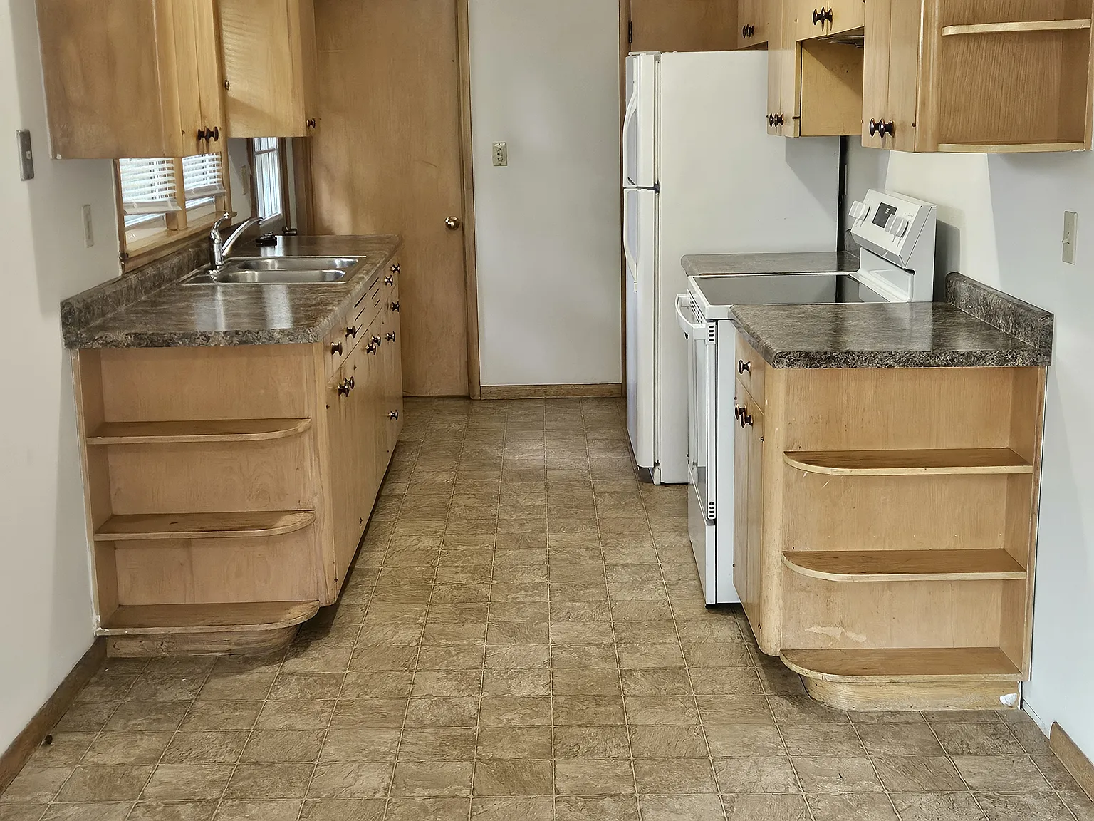 3 bed, 1350 sqft, $1,700 — Photo 4