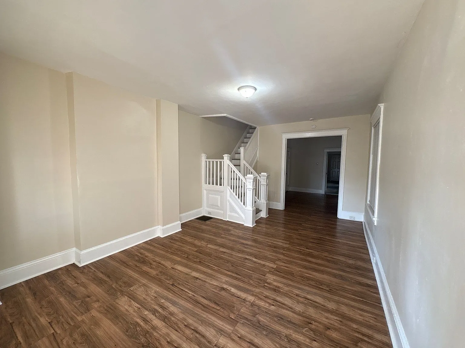 4 bed, 2200 sqft, $2,200 — Photo 4