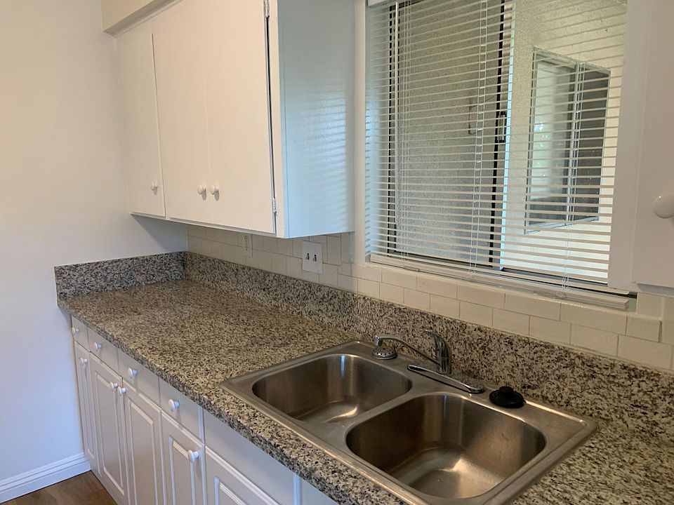 1st image of 826 N Barranca Ave #8