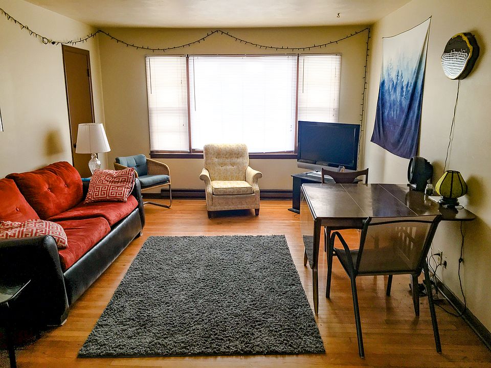 806 livingroom good_06202018