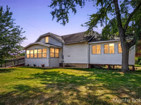 4032 Richmond St NW, Grand Rapids, MI 49534