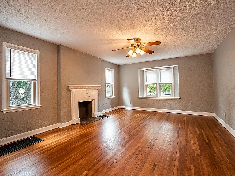 1558 Northwest Blvd #1 — Photo 2