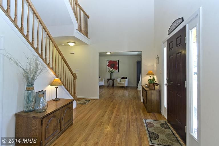 1st image of 279 North Dr