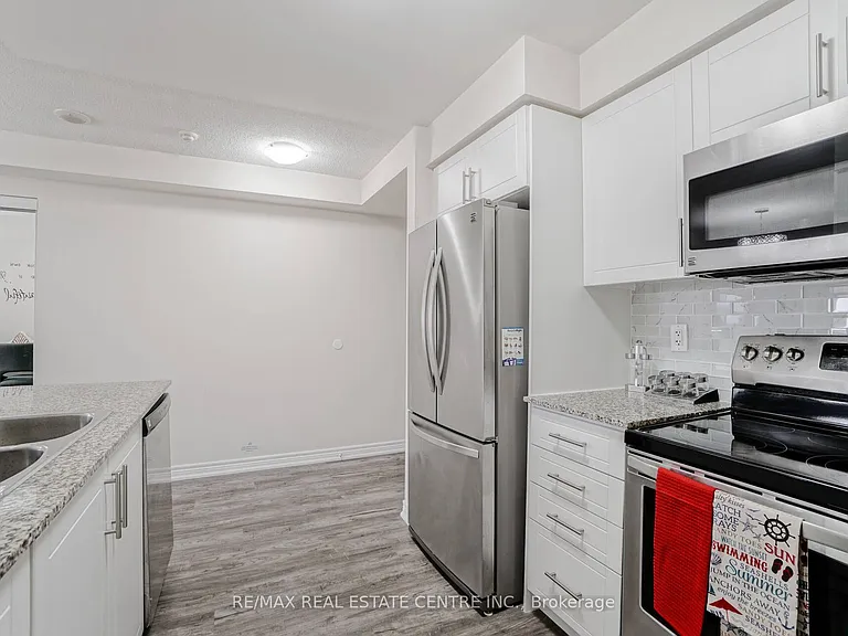 310 Burnhamthorpe Rd W #1704 — Photo 16