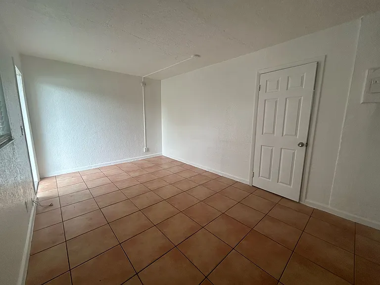 610 NW 7th Ave — Photo 74