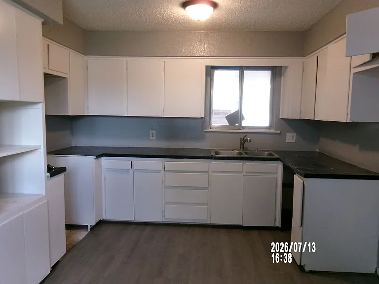1319 NW Carroll Dr — Photo 9