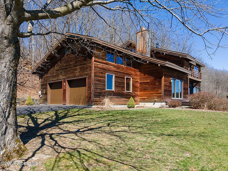 3rd image of 618 Humphrey Road