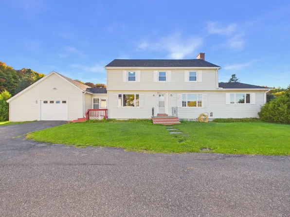16 York Street, Mars Hill, ME 04758