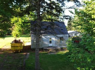 533 Center St, Carleton, MI 48117