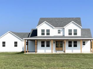 100 Prairie Point Rd, Eolia, MO 63344