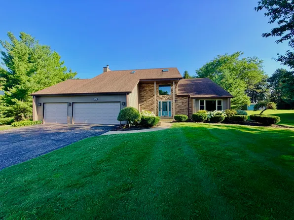 643 Lindgren Ln, Belvidere, IL 61008
