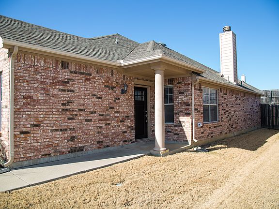 3rd image of 2709 Leisure Ln